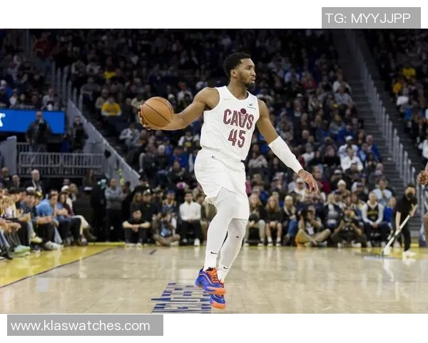 球迷炸锅：米切尔这一行为引热议！